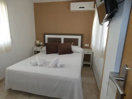 Charmante maison à 50m de la plage pour 6 personnes avec climatisation et parking privé - Photo 11