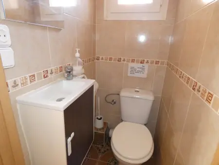Charmante maison à 50m de la plage pour 6 personnes avec climatisation et parking privé - Photo 15