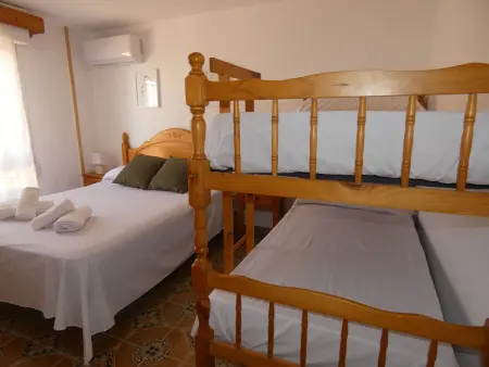 Charmante maison à 50m de la plage pour 6 personnes avec climatisation et parking privé - Photo 23