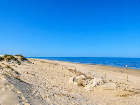 Charmante maison à 50m de la plage pour 6 personnes avec climatisation et parking privé - Photo 29