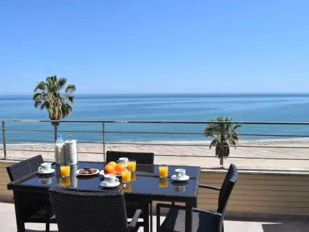 Appartement 65m² vue mer à 10m de la plage Almadrava : photo 2