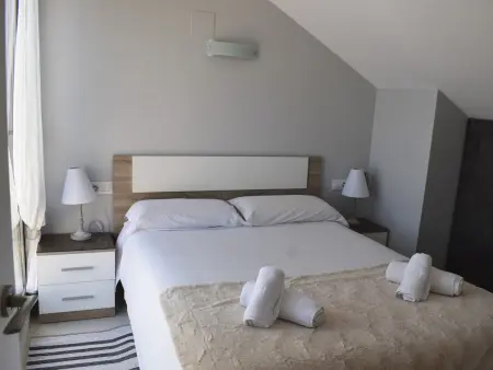 Appartement 65m² vue mer à 10m de la plage Almadrava : photo 5