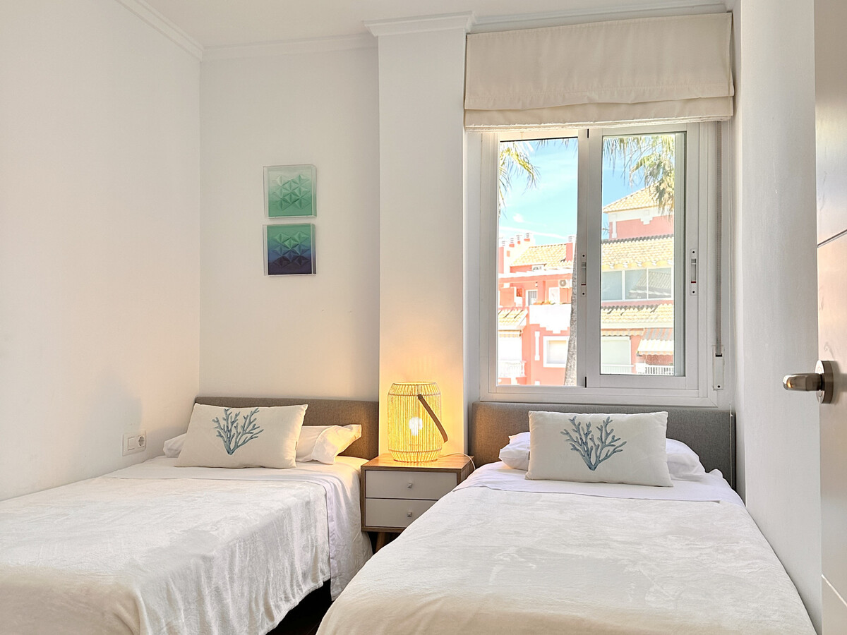 Appartement 2 chambres à 300 m de la plage, piscine - Photo 13