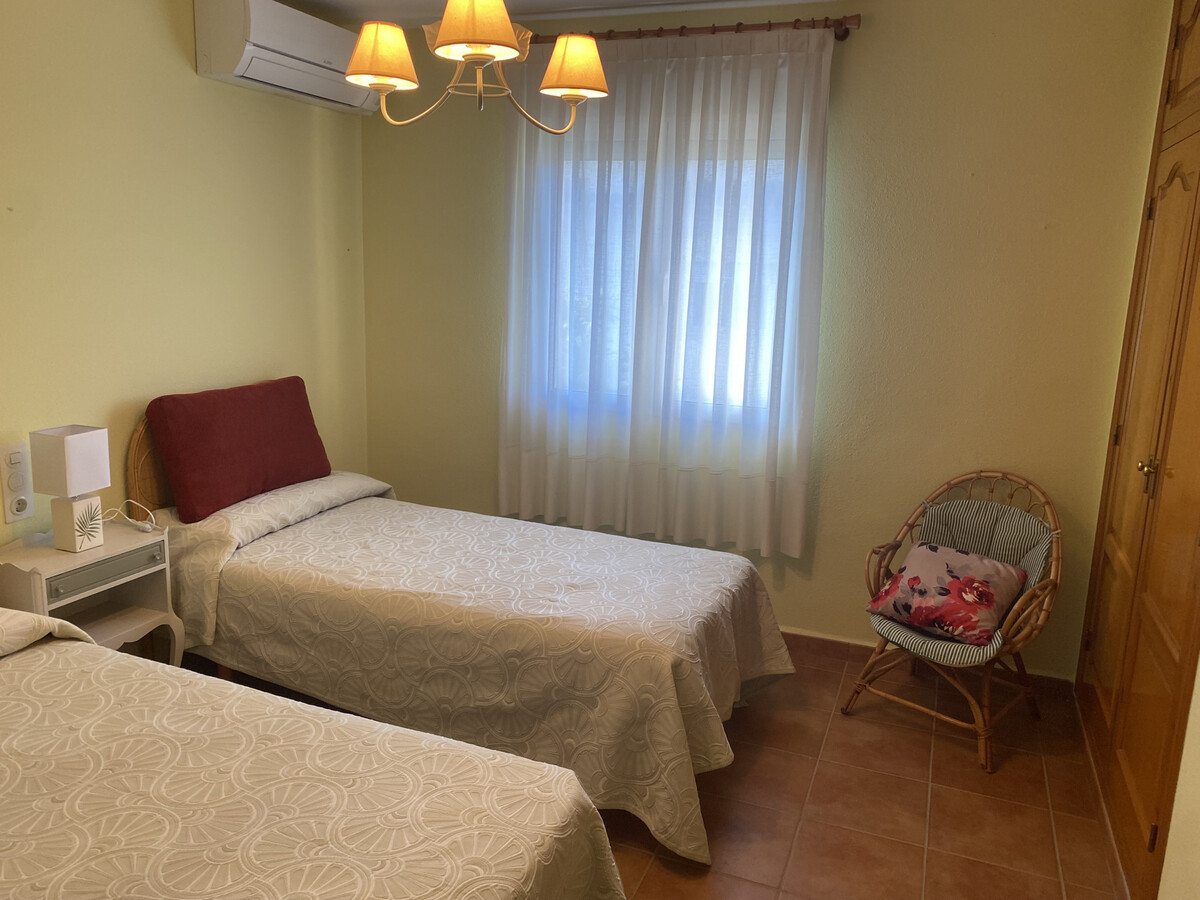 Villa 138 m² Oliva, 8 pers., piscine privée et jardin - Photo 32