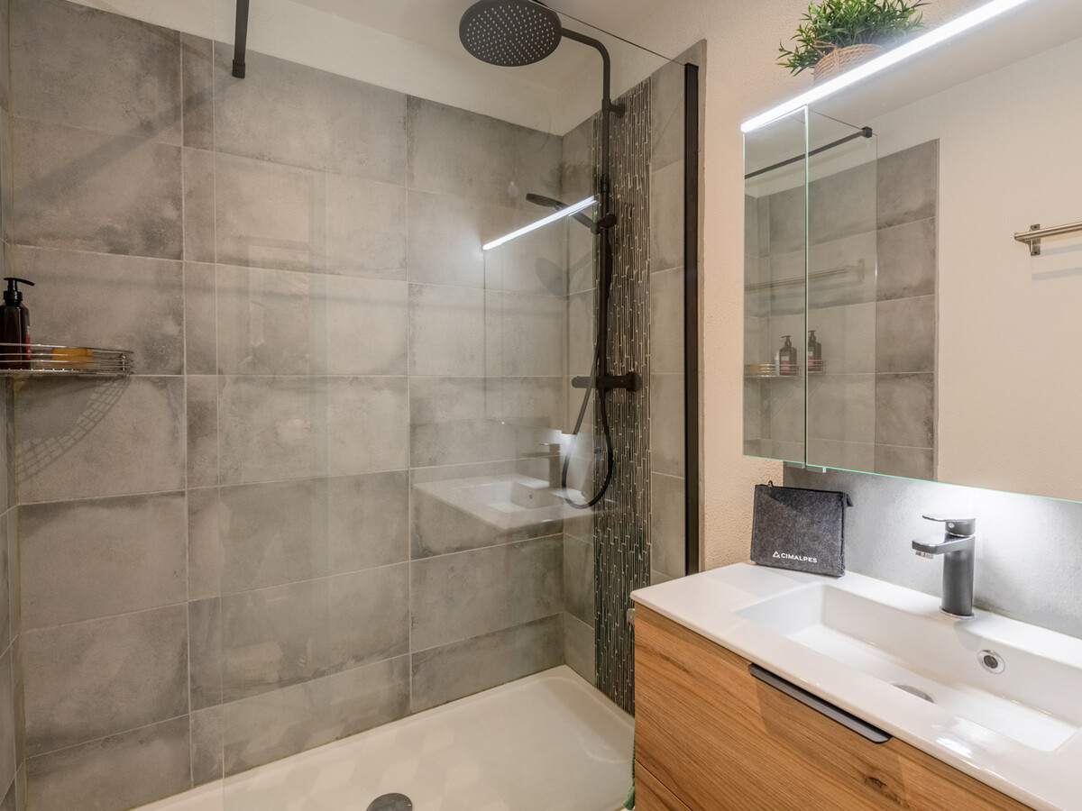 Appartement 75m² au bord du lac des Gaillands, parking privatif - Photo 9