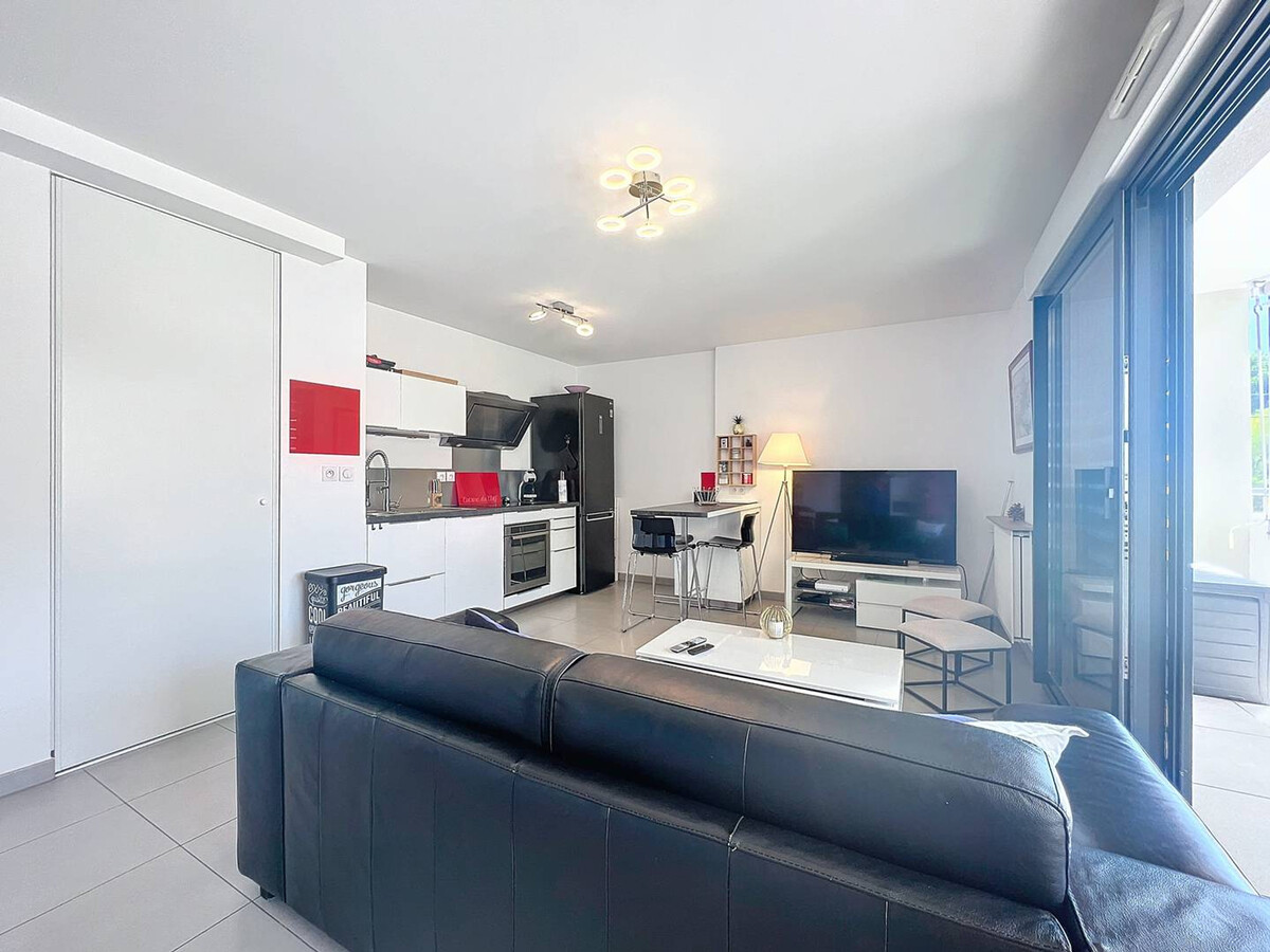 T2 moderne face mer avec terrasse 18 m² à La Ciotat - Photo 4