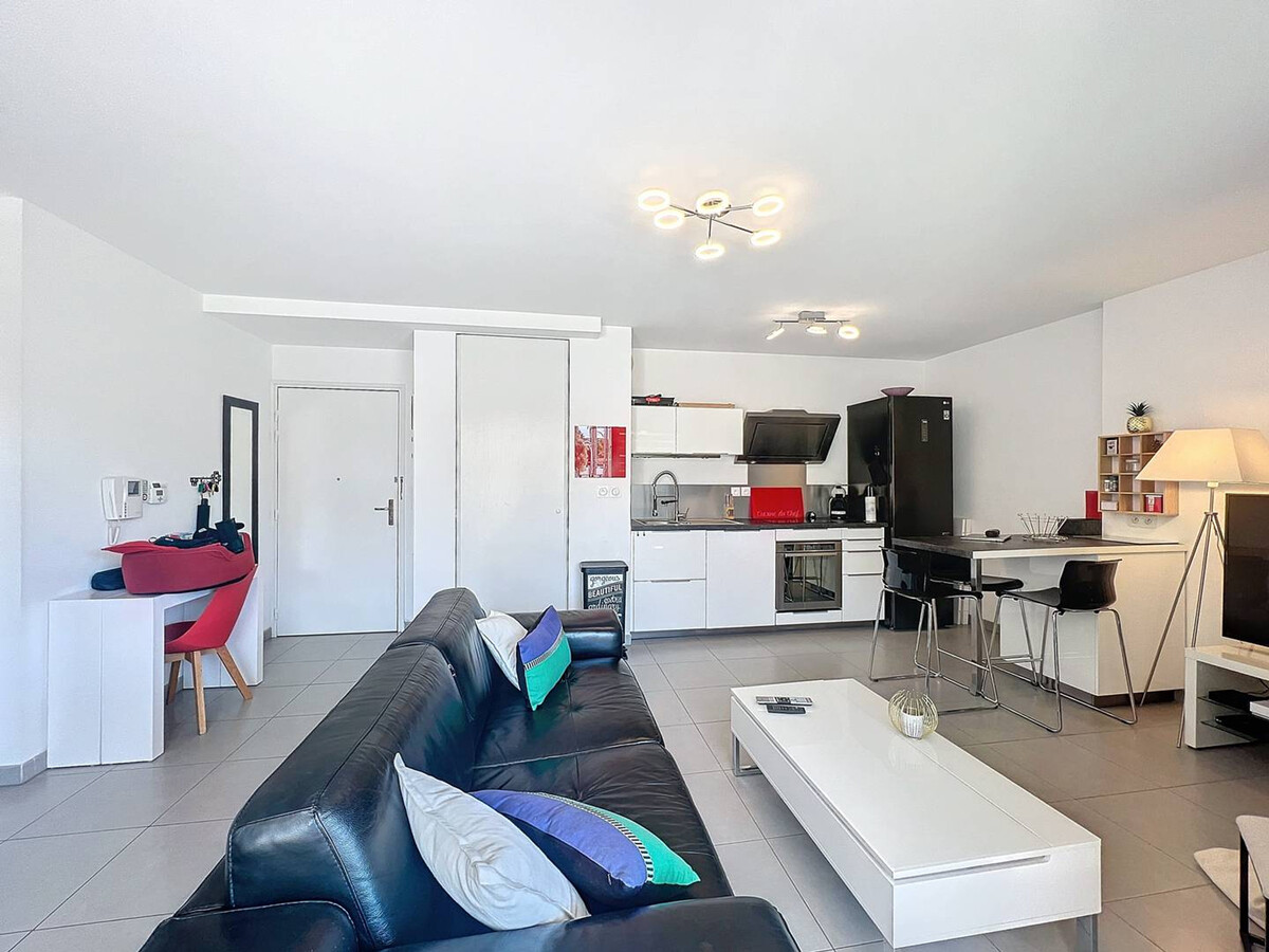 T2 moderne face mer avec terrasse 18 m² à La Ciotat - Photo 9