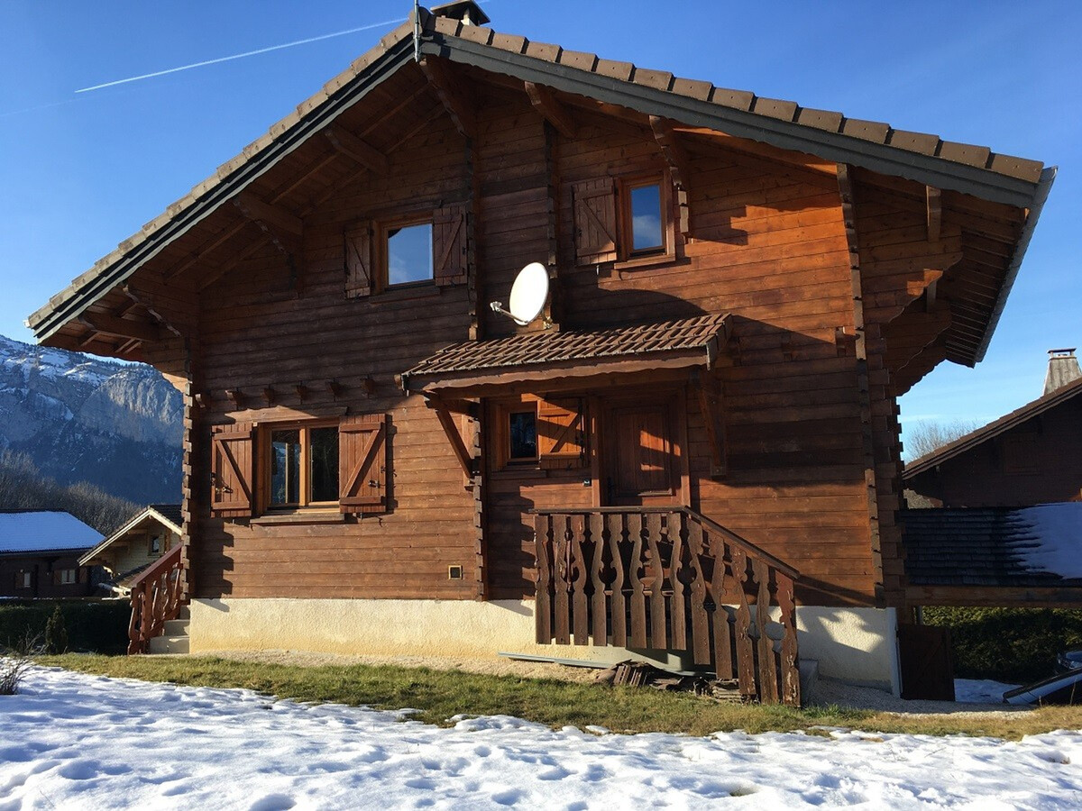 Chalet 5 chambres aux Carroz avec parking couvert - Photo 1