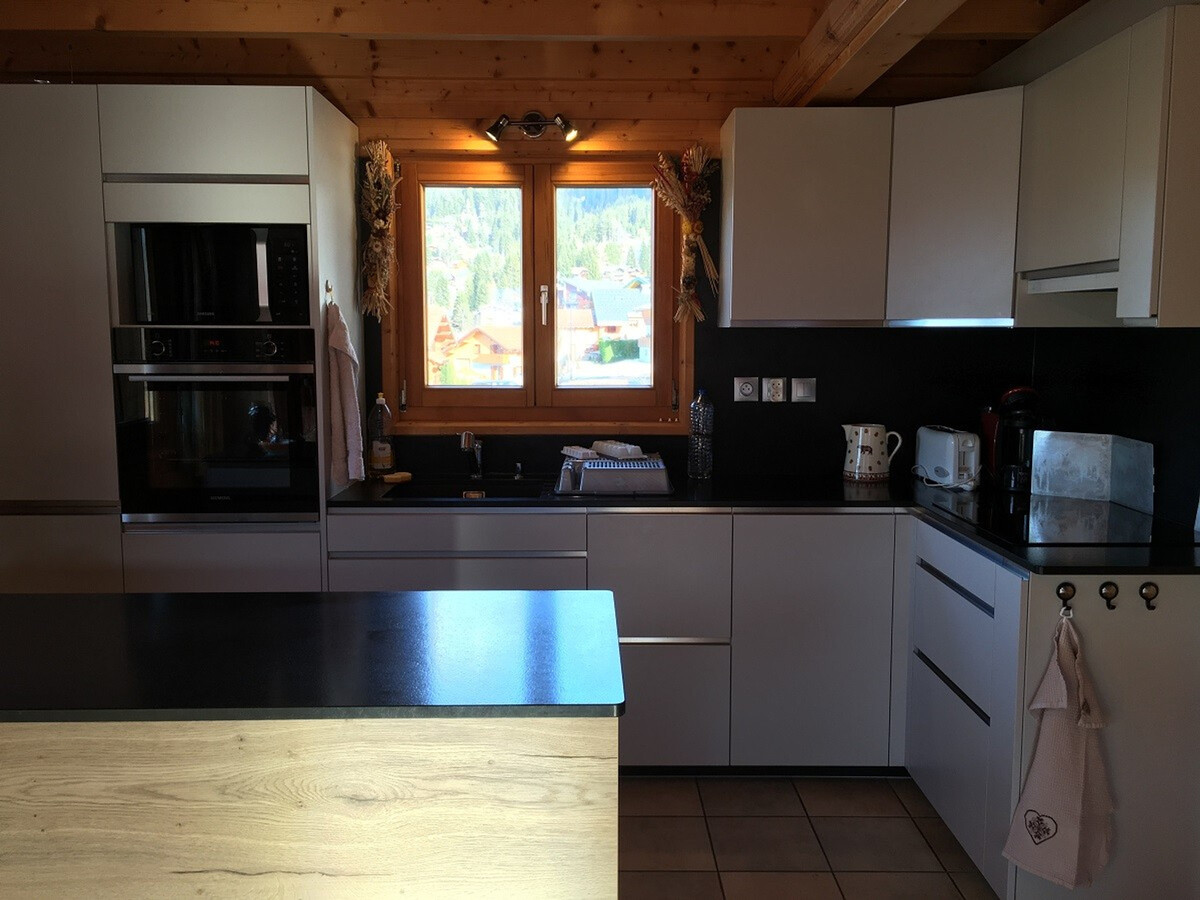 Chalet 5 chambres aux Carroz avec parking couvert - Photo 3