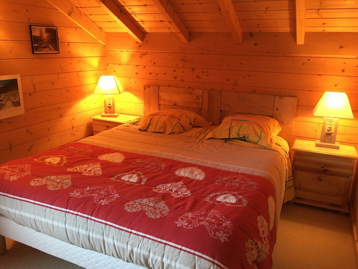 Chalet 5 chambres aux Carroz avec parking couvert - Photo 4