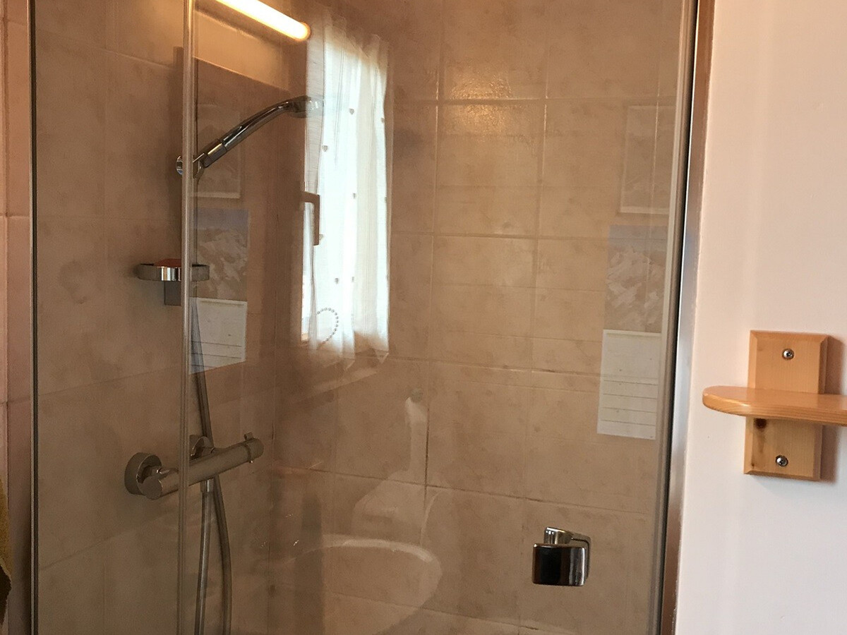 Chalet 5 chambres aux Carroz avec parking couvert - Photo 9