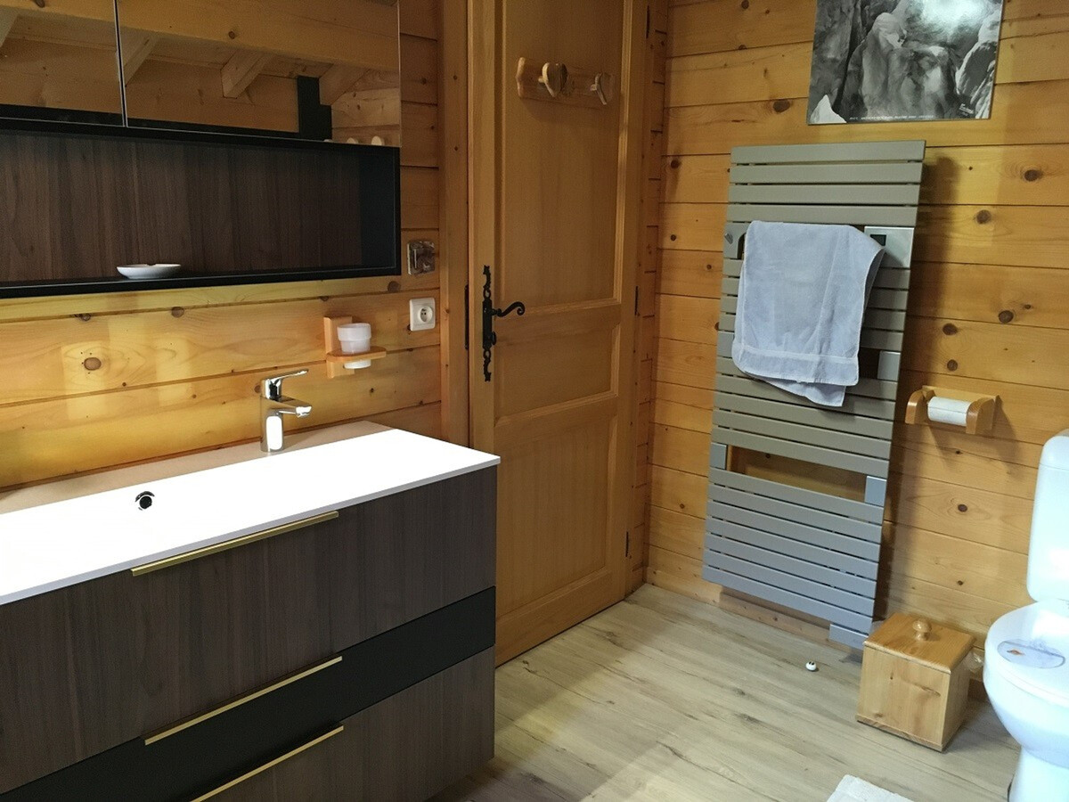 Chalet 5 chambres aux Carroz avec parking couvert - Photo 17