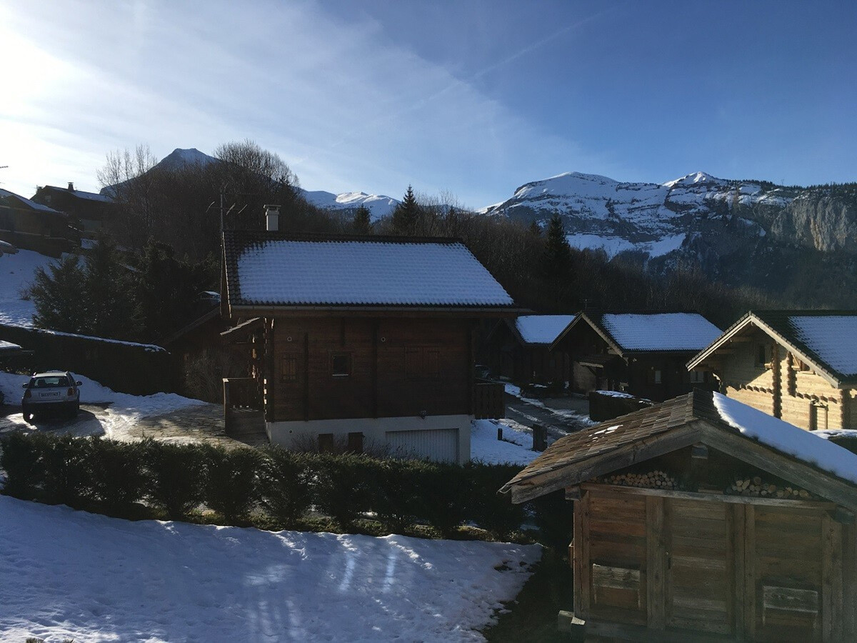Chalet 5 chambres aux Carroz avec parking couvert - Photo 26