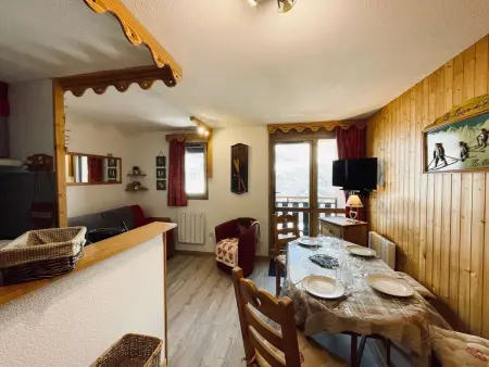Studio style chalet avec balcon au pied des pistes, Les Belleville : photo 8