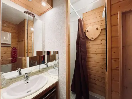 Studio style chalet avec balcon au pied des pistes, Les Belleville : photo 12