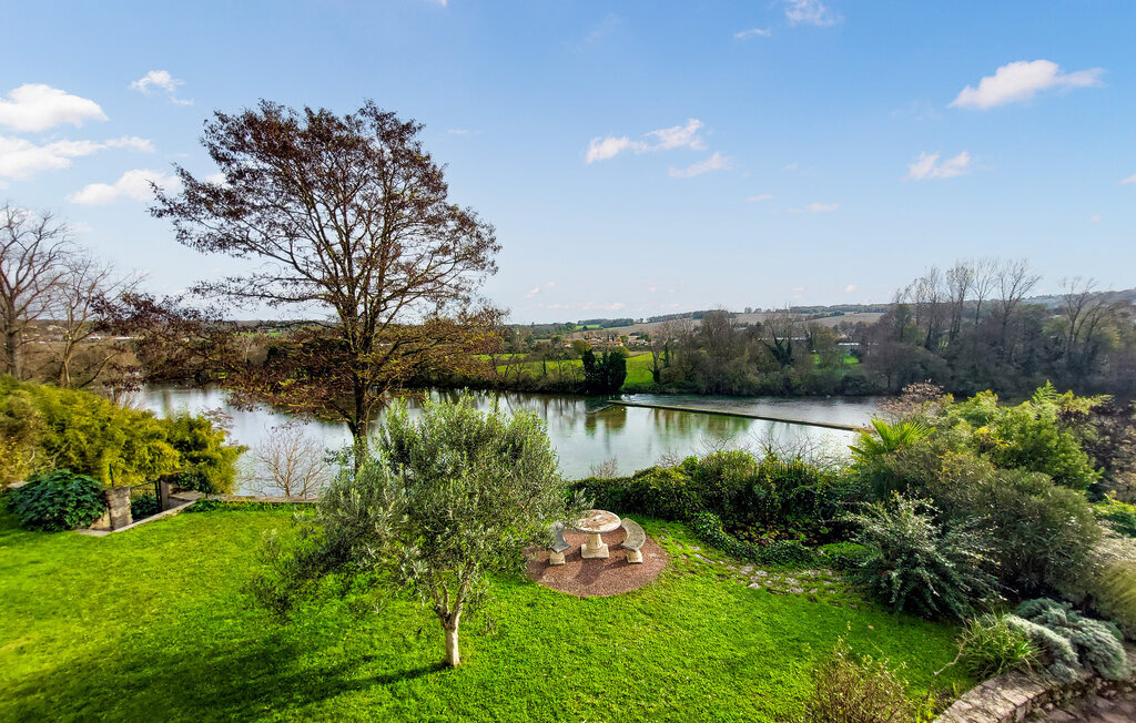 Maison 6 chambres au bord de la rivière, Touvre - Photo 2