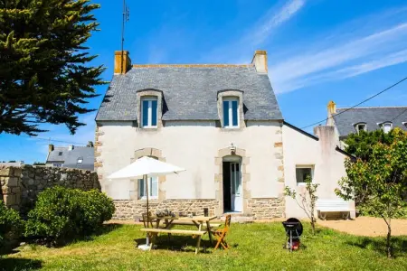 Location appartement à , Maison à Kérity près de la plage du Ster et du phare