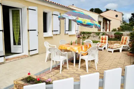 Location appartement à , Appartement à Brem-sur-Mer proche plages