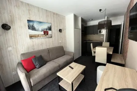 Location appartement à EAUX BONNES, Appartement près des pistes avec piscine et vue