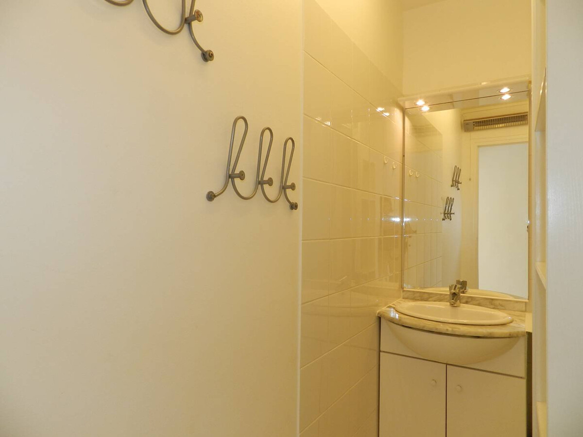 Appartement 2 pièces Bormes-les-Mimosas, 150 m plage - Photo 11