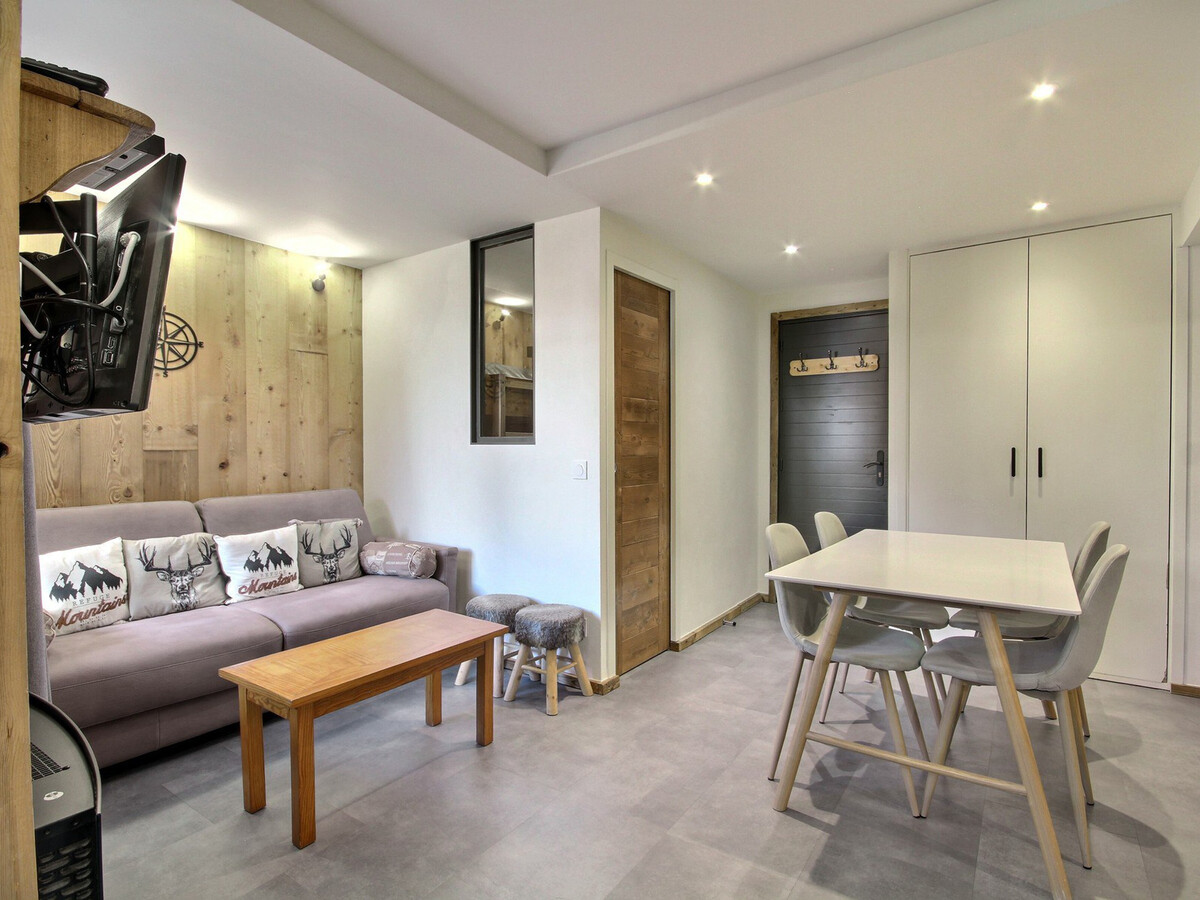 Appartement rénové 2 pièces, vue station, piscine à La Plagne - Photo 5