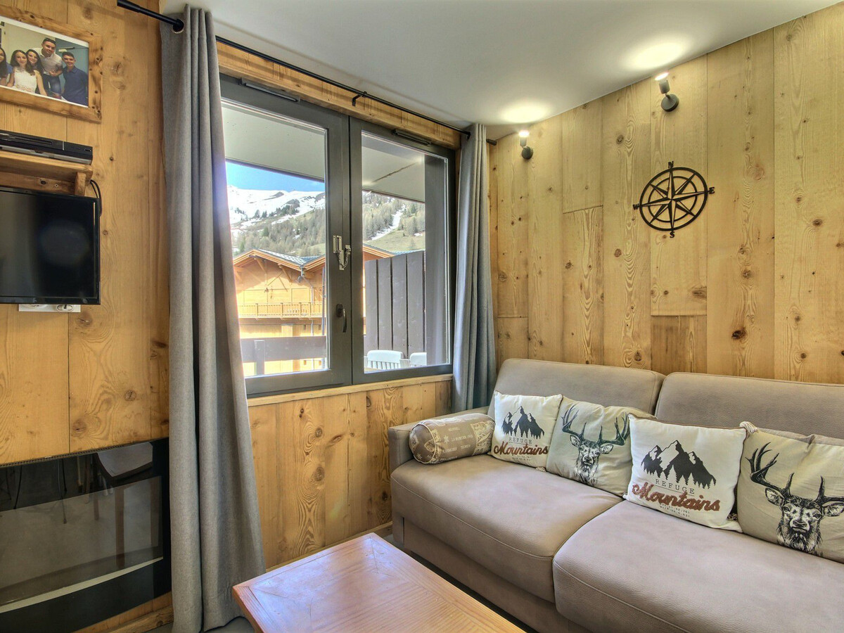 Appartement rénové 2 pièces, vue station, piscine à La Plagne - Photo 6