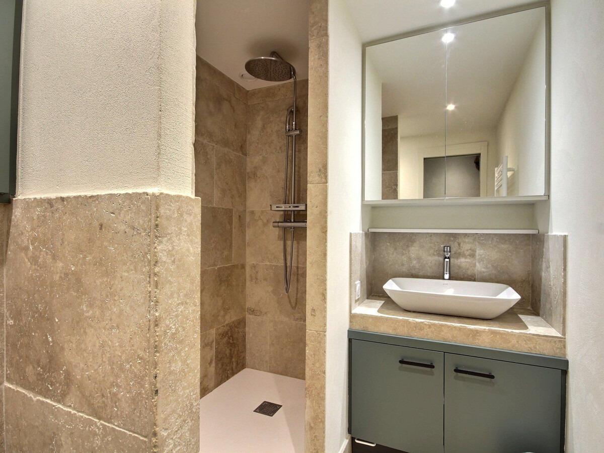 Appartement rénové 2 pièces, vue station, piscine à La Plagne - Photo 10