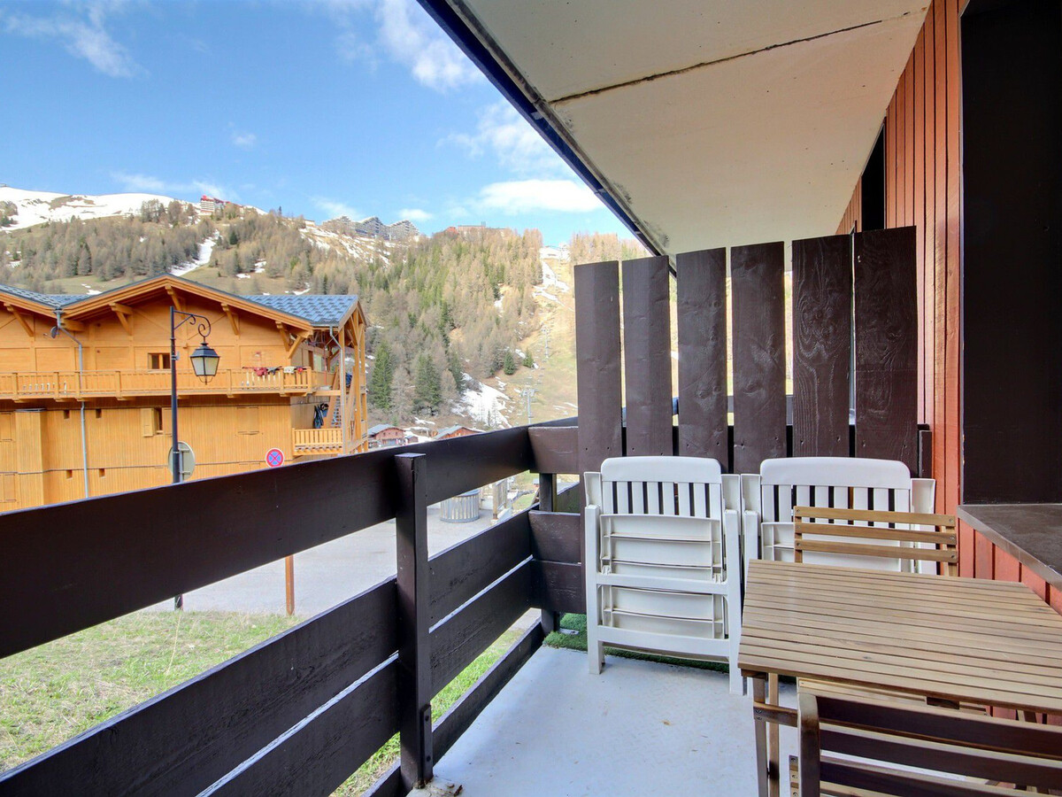 Appartement rénové 2 pièces, vue station, piscine à La Plagne - Photo 12