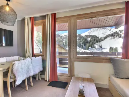 Appartement 2 pièces, balcon sud, piscine incluse à La Plagne 1800 : photo 2