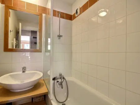 Appartement 2 pièces, balcon sud, piscine incluse à La Plagne 1800 : photo 7