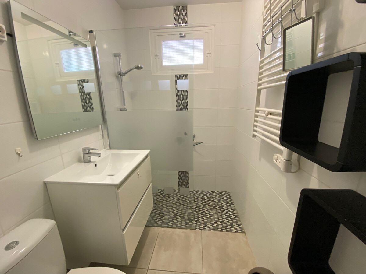 T2 d'angle 37 m² avec grande loggia à Balaruc-les-Bains - Photo 4