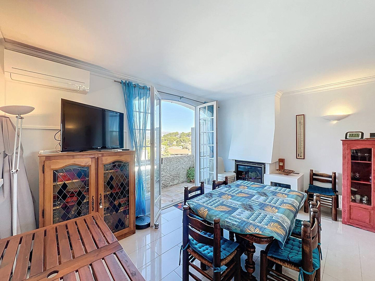 T2 duplex climatisé avec terrasse, garage à Saint-Cyr-sur-Mer - Photo 5