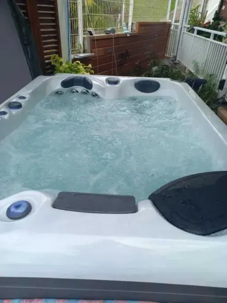 Appartement 45 m² avec piscine privée à Rivière-Pilote, Martinique : photo 3