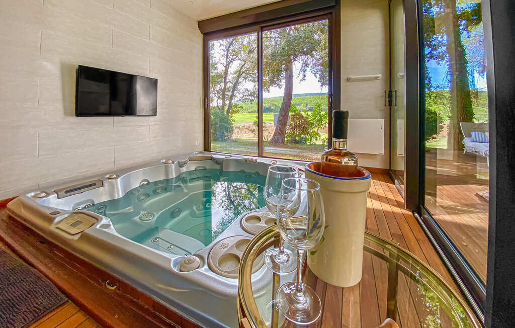 Villa Golf de Barbaroux – 4 chambres, piscine et jacuzzi - Photo 4