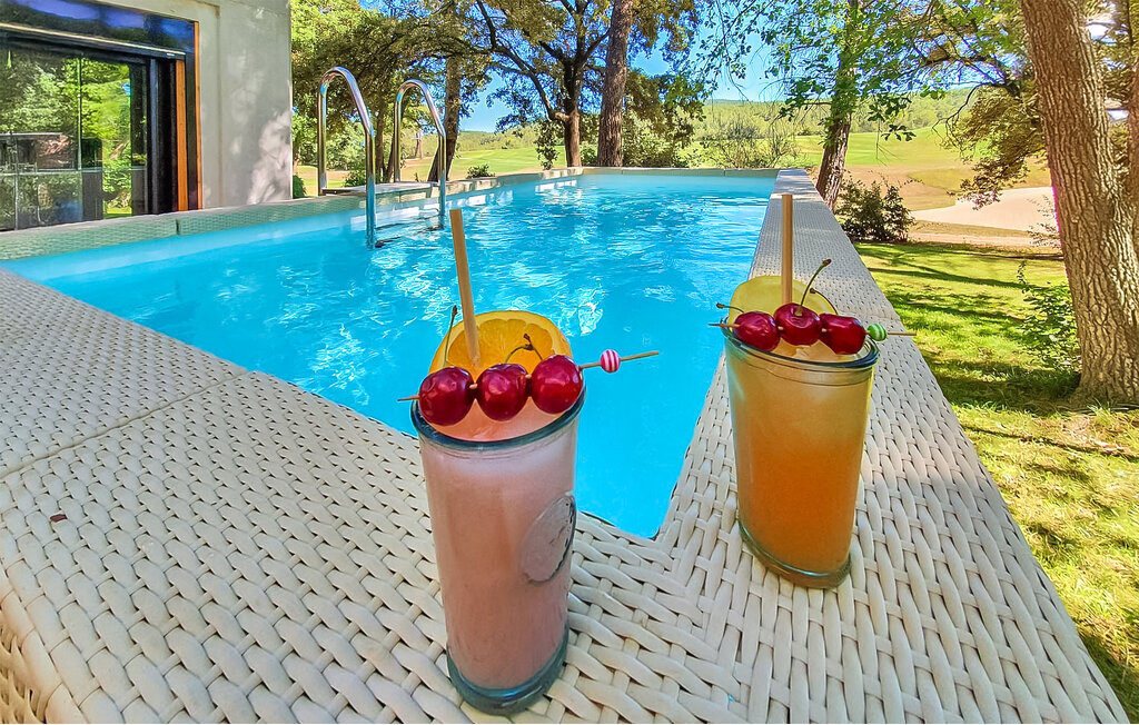 Villa Golf de Barbaroux – 4 chambres, piscine et jacuzzi - Photo 11