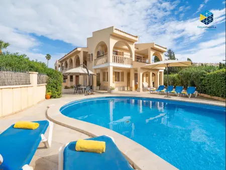 Location villa à Sa Coma, Charmante villa méditerranéenne avec piscine privée, Wi-Fi et climatisation à Sa Coma