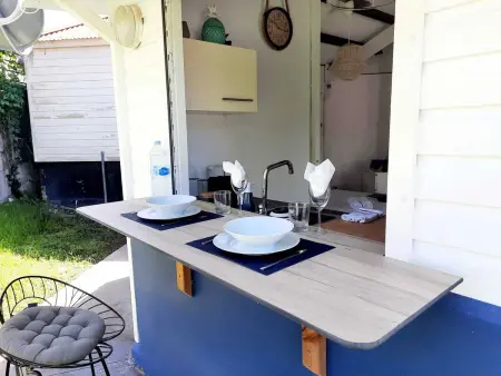 Studio 35 m² avec jardin clôturé et douche extérieure à Sainte-Anne : photo 4