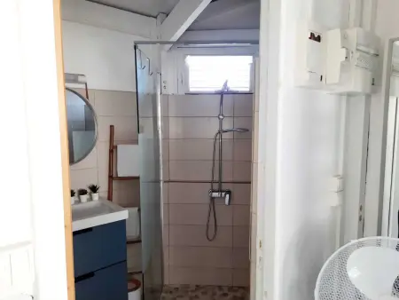 Studio 35 m² avec jardin clôturé et douche extérieure à Sainte-Anne : photo 8