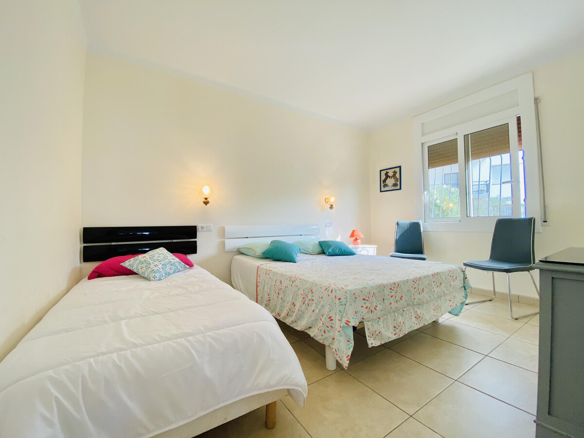 Appartement à Roses, proche plage, parking gratuit - Photo 8