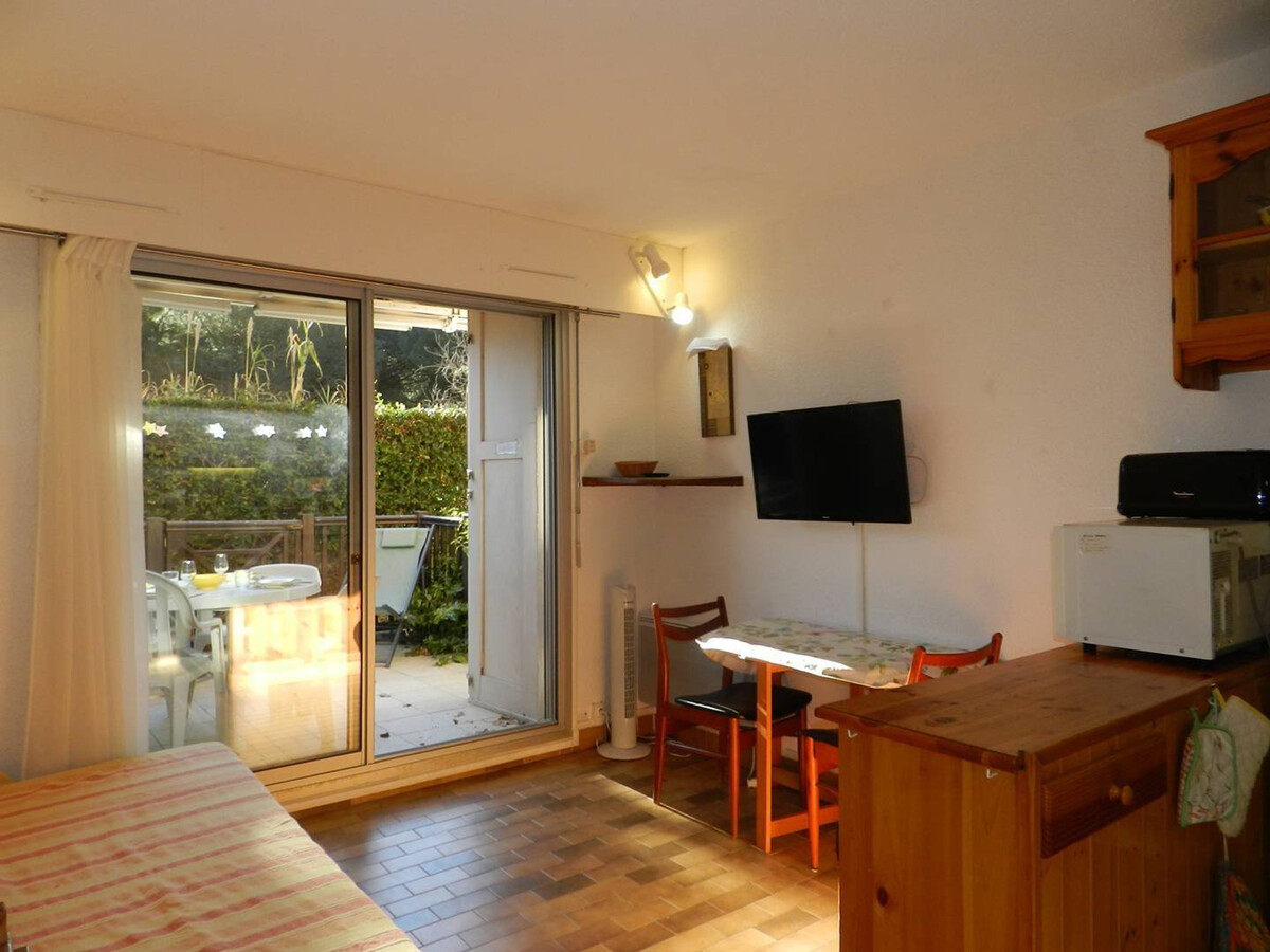 Studio avec terrasse, piscine et accès direct plage - Photo 2