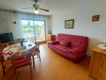 T2 classé 2* avec balcon sud, parking et vue port : photo 2