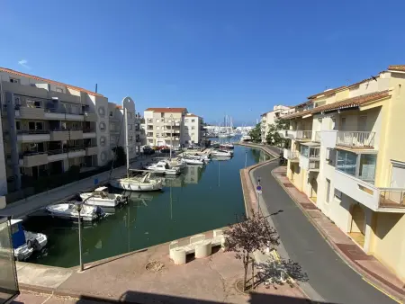 T2 classé 2* avec balcon sud, parking et vue port : photo 9