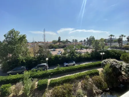 T2 classé 2* avec balcon sud, parking et vue port : photo 10
