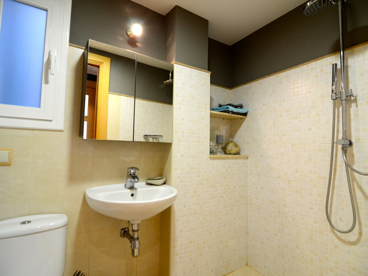 Appartement 3 chambres à 100 m de la plage, piscine - Photo 25