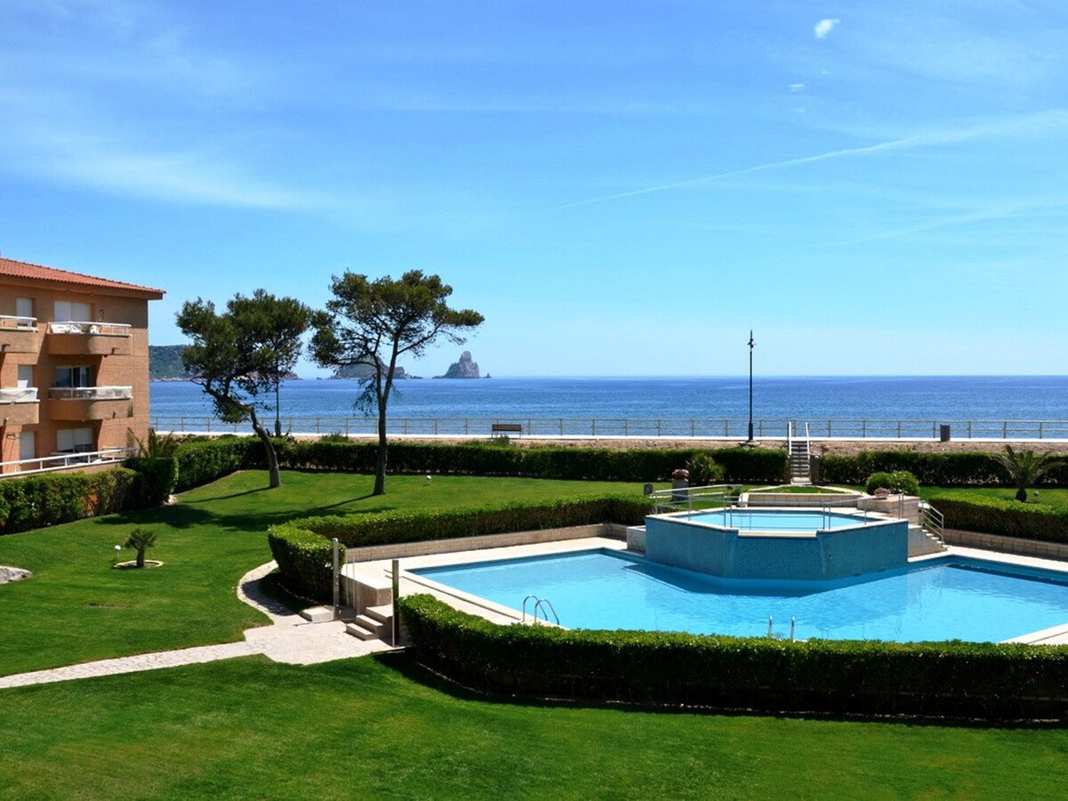 Appartement 1 chambre à 20 m de la plage, piscine - Photo 2