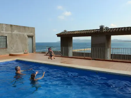 Appartement face au port à Estartit, piscine toit : photo 4
