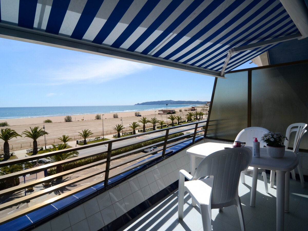 Appartement rénové face aux îles Médès, 2 chambres - Photo 2