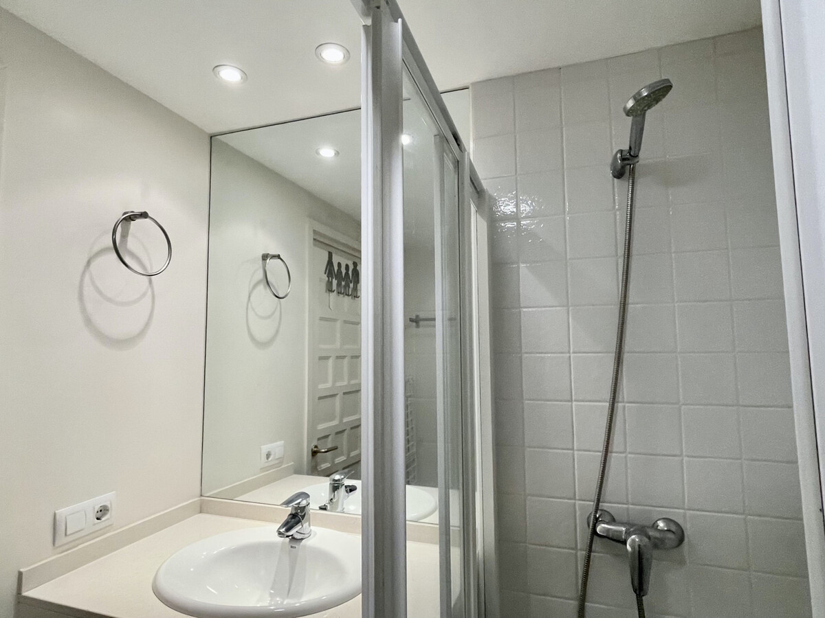 Appartement 2 chambres vue Méditerranée, plage à 25 m - Photo 20