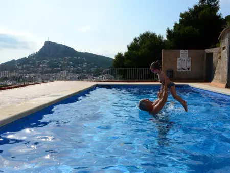Location appartement à L'Estartit, Appartement à Estartit avec Piscine Commune et Climatisation