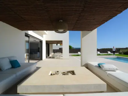 Villa contemporaine Mas Pinell, accès plage direct et piscine : photo 5